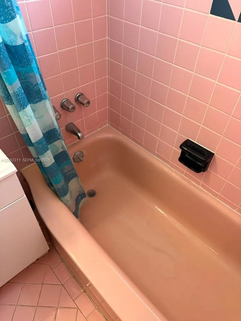 8132 Harding Ave #9 Miami Beach, FL 33141