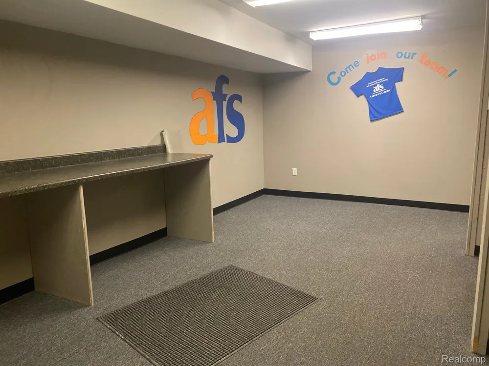 8445 S SAGINAW STREET #301 Grand Blanc Charter Township, MI 48439