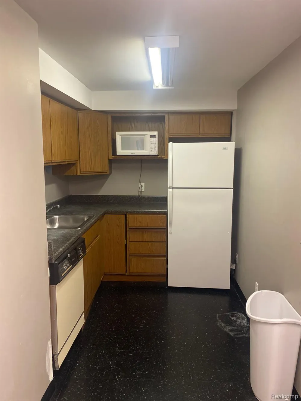 8445 S SAGINAW STREET #301 Grand Blanc Charter Township, MI 48439