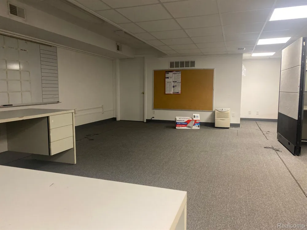 8445 S SAGINAW STREET #301 Grand Blanc Charter Township, MI 48439