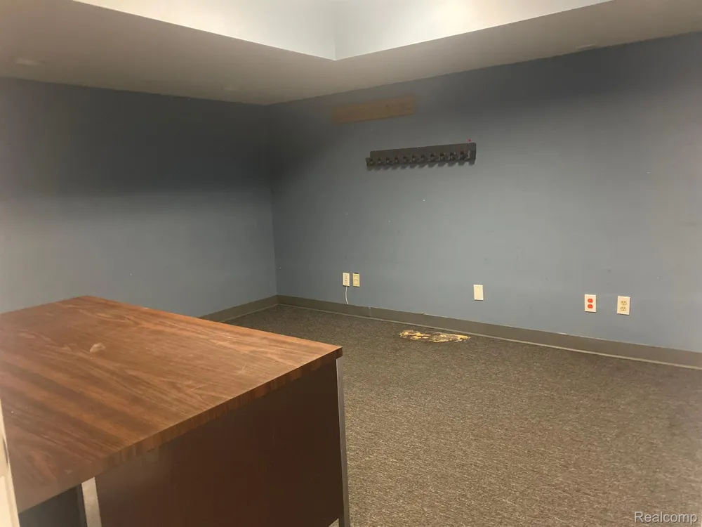8445 S SAGINAW STREET #301 Grand Blanc Charter Township, MI 48439