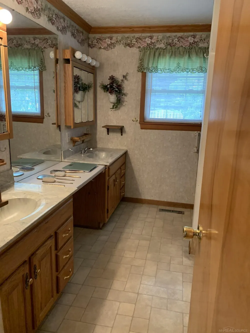 702 S brook Street Alpena City, MI 49707