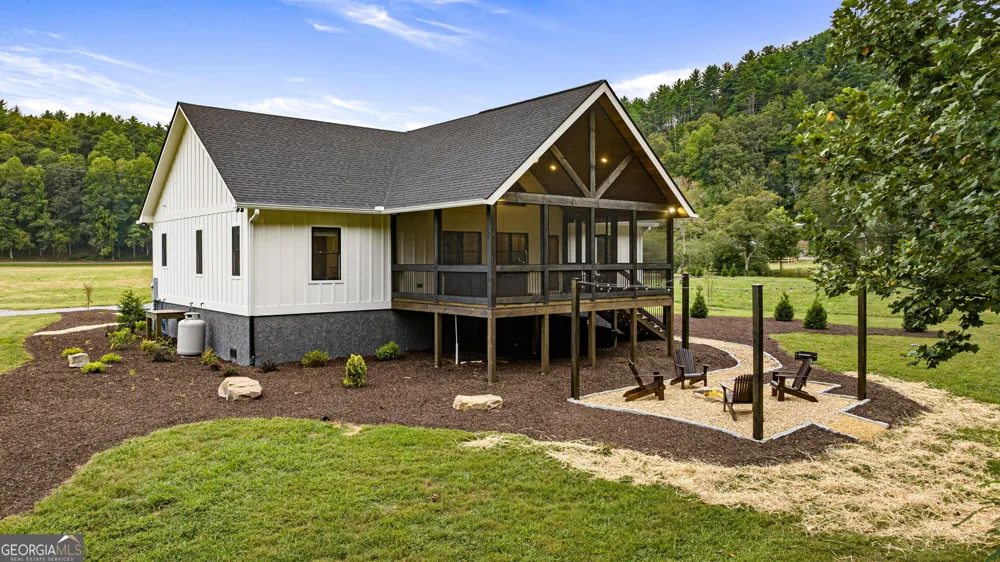 235 W Conasauga CRK Ellijay, GA 30540