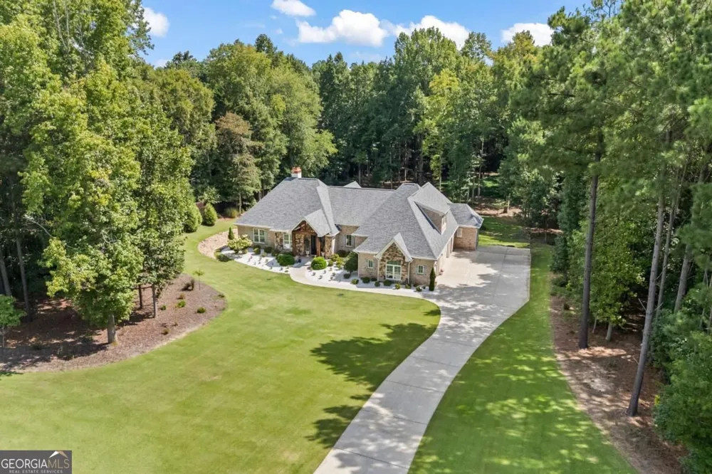 931 Antrim Glen DR Hoschton, GA 30548
