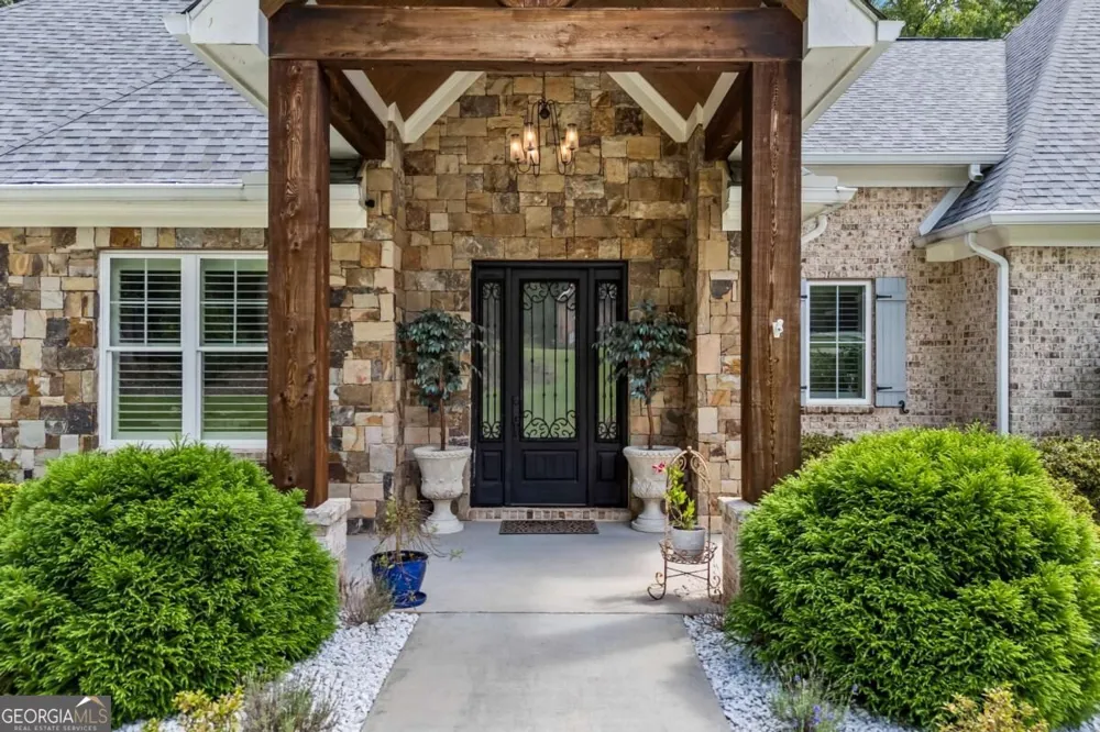 931 Antrim Glen DR Hoschton, GA 30548