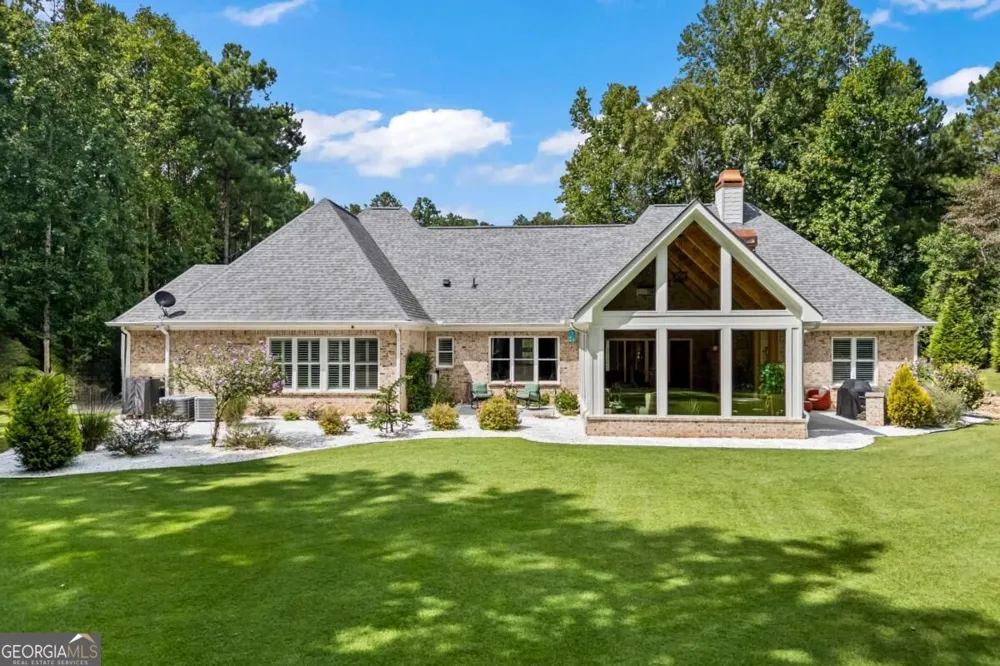 931 Antrim Glen DR Hoschton, GA 30548