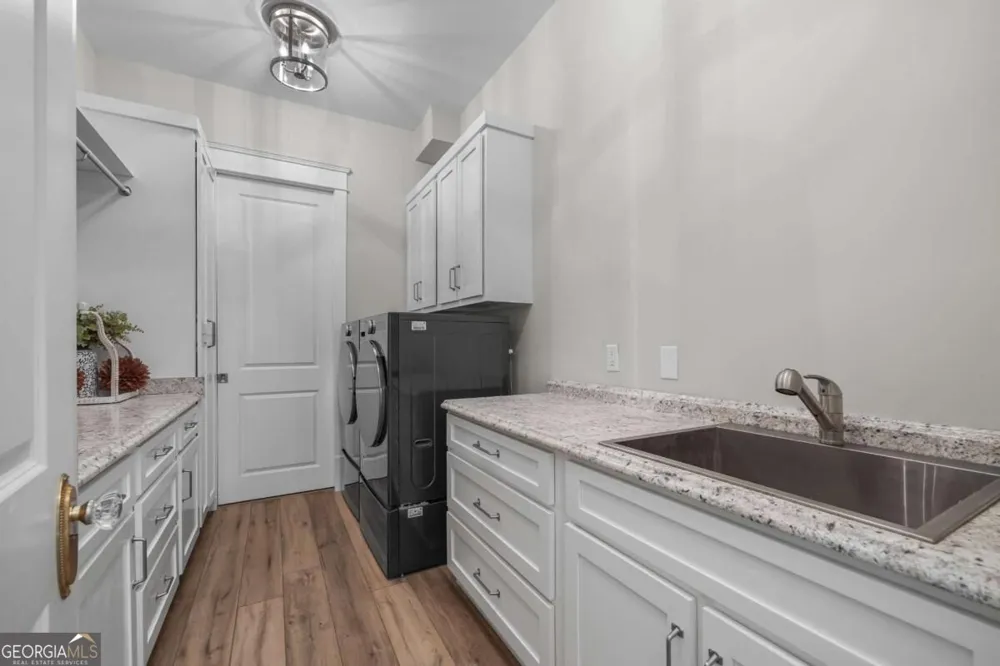 931 Antrim Glen DR Hoschton, GA 30548