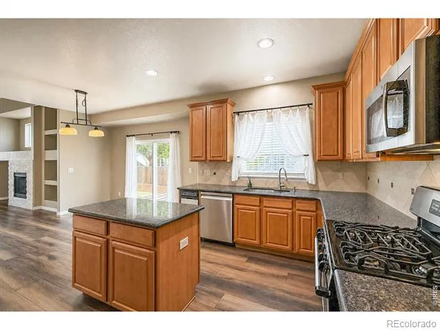 1527 Prairie Song Place Longmont, CO 80504