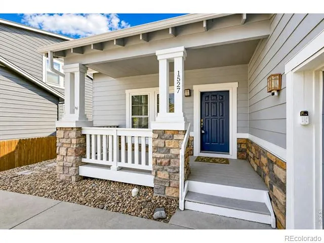 1527 Prairie Song Place Longmont, CO 80504