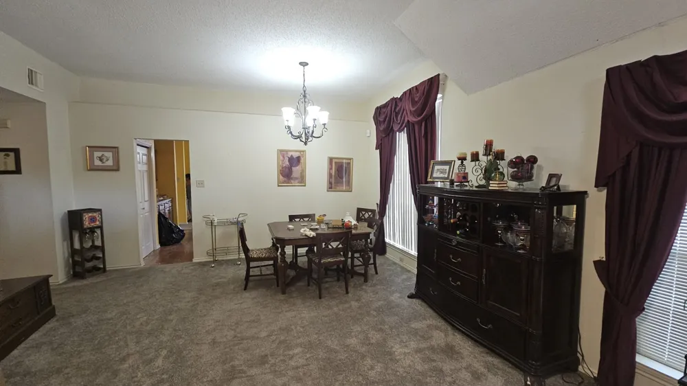 827 Quail Brook Drive Arlington, TX 76001