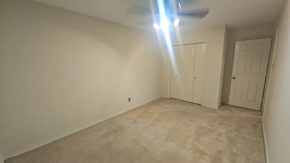 827 Quail Brook Drive Arlington, TX 76001