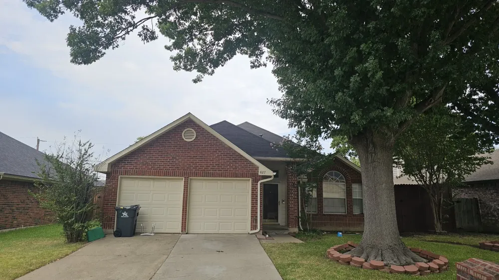 827 Quail Brook Drive Arlington, TX 76001