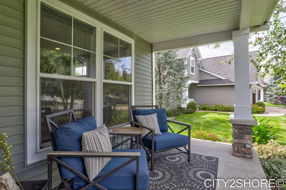 8560 Twin Lakes Drive Jenison, MI 49428