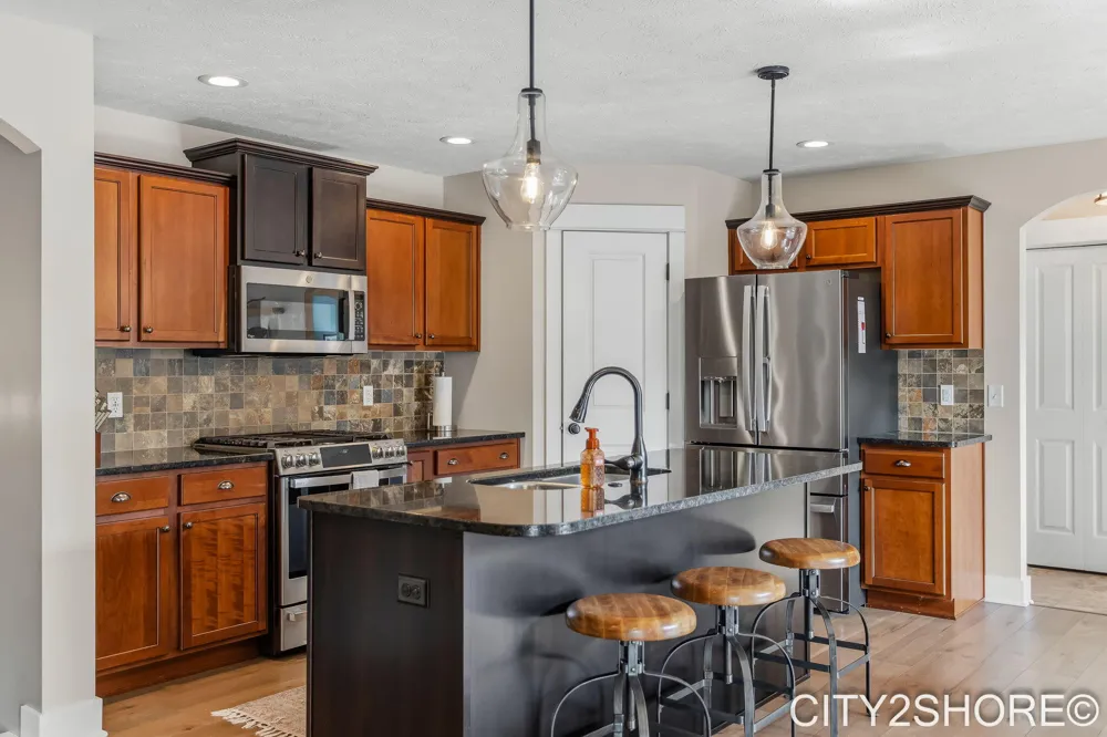 8560 Twin Lakes Drive Jenison, MI 49428