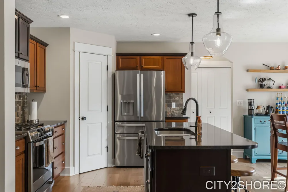 8560 Twin Lakes Drive Jenison, MI 49428