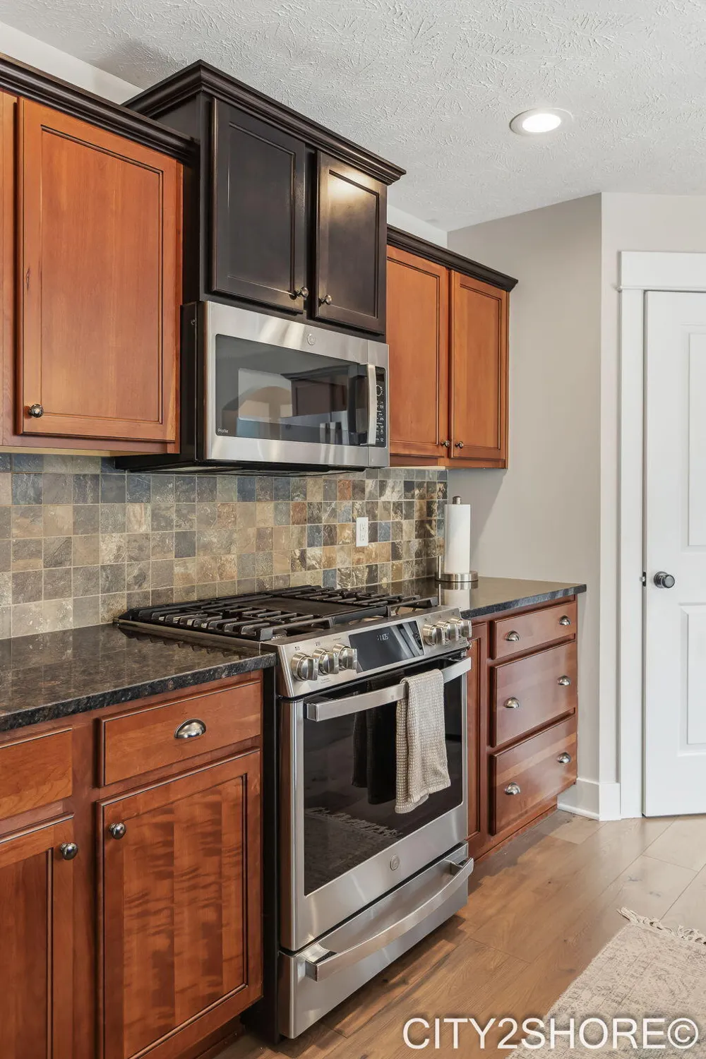 8560 Twin Lakes Drive Jenison, MI 49428