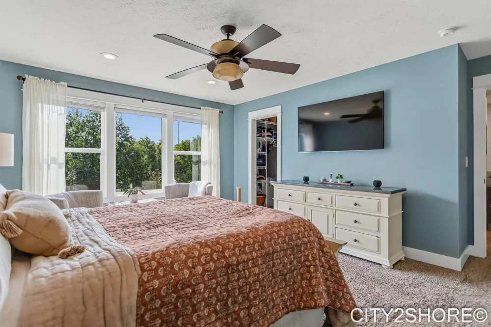 8560 Twin Lakes Drive Jenison, MI 49428