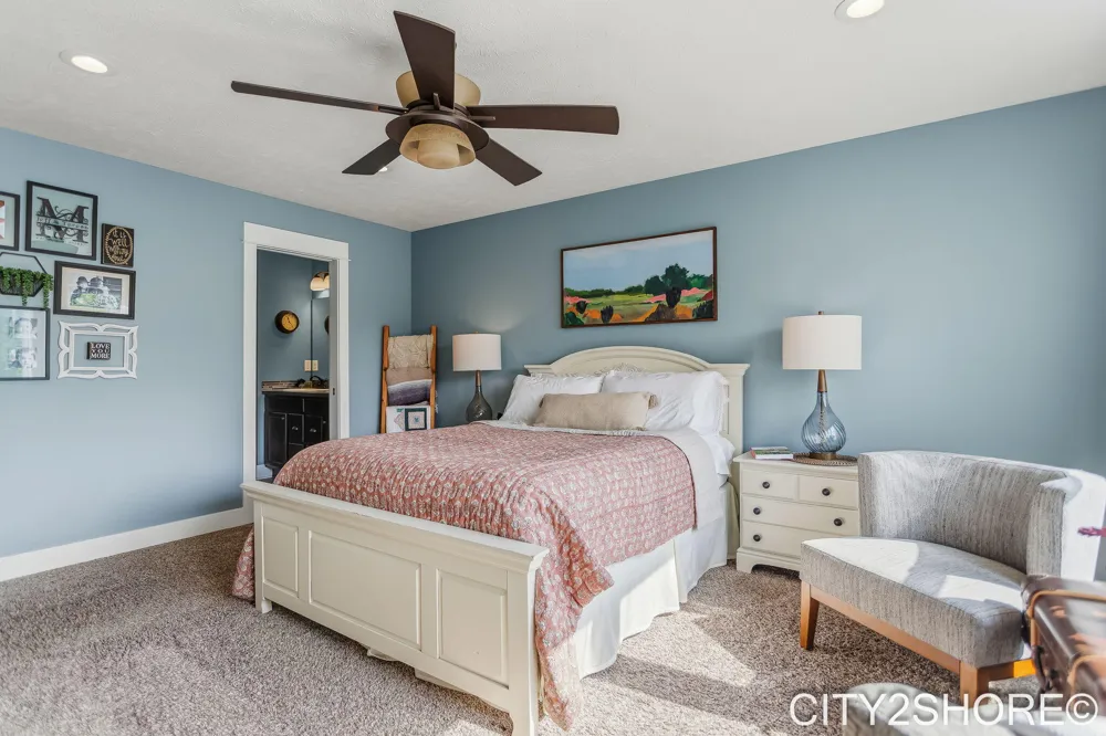 8560 Twin Lakes Drive Jenison, MI 49428