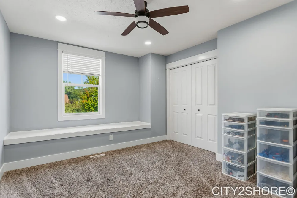 8560 Twin Lakes Drive Jenison, MI 49428