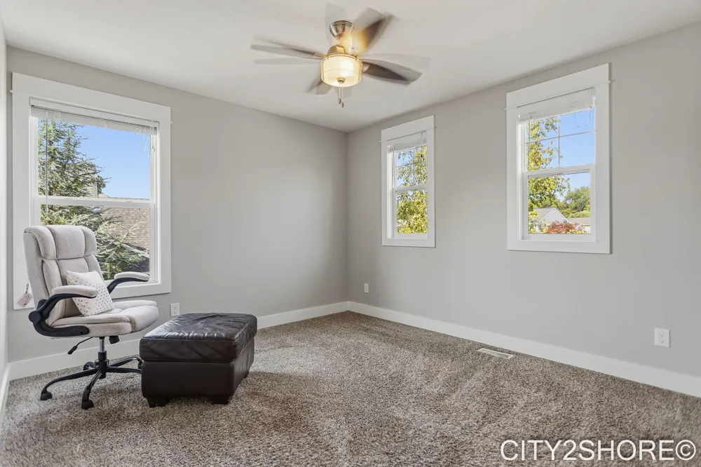 8560 Twin Lakes Drive Jenison, MI 49428