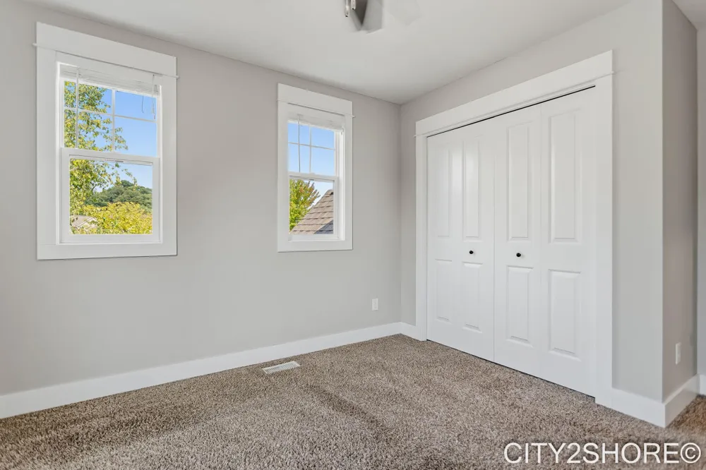 8560 Twin Lakes Drive Jenison, MI 49428