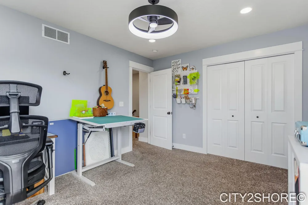 8560 Twin Lakes Drive Jenison, MI 49428