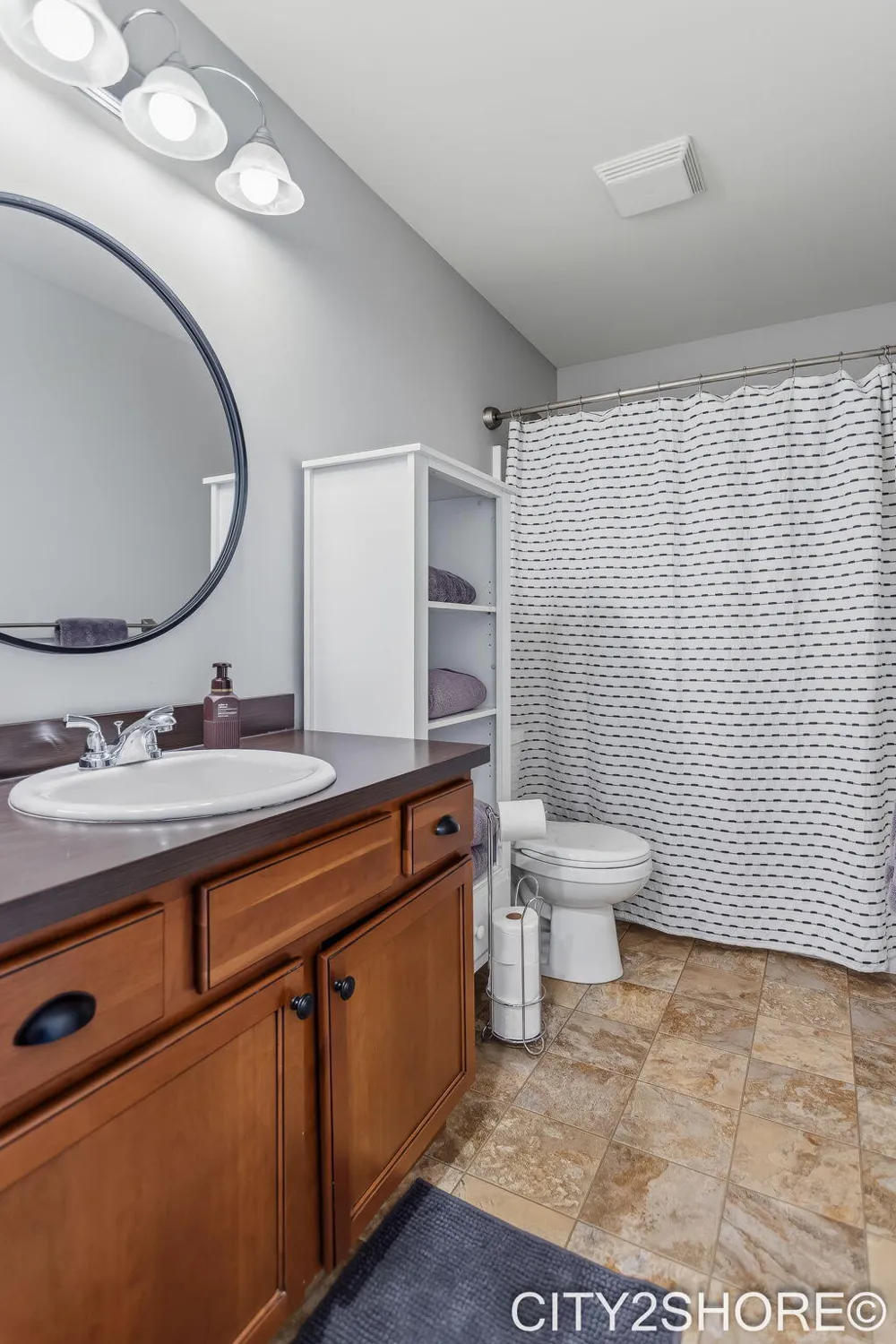 8560 Twin Lakes Drive Jenison, MI 49428