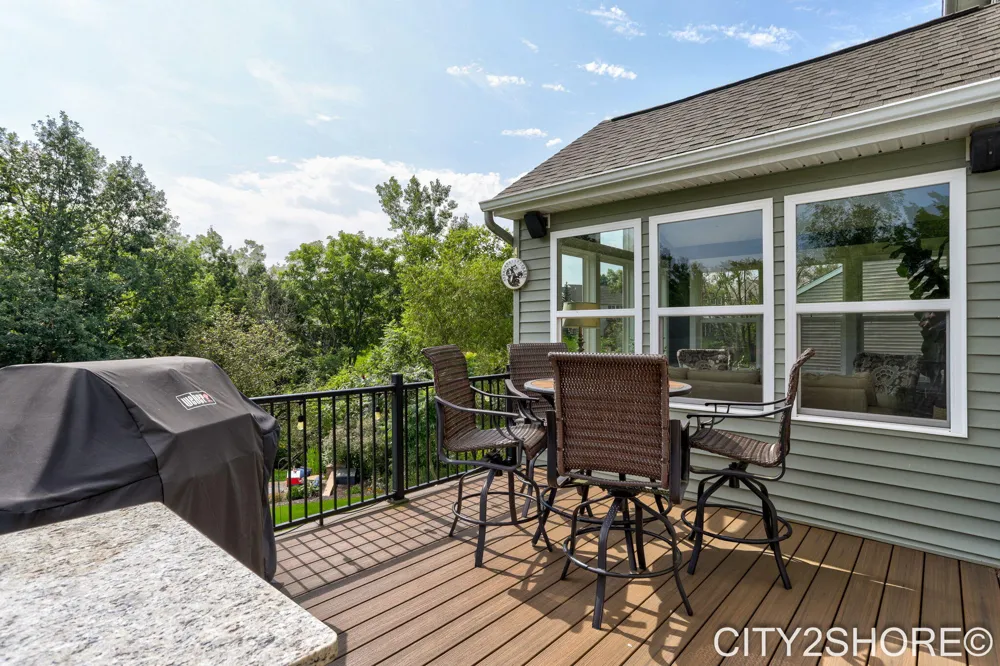 8560 Twin Lakes Drive Jenison, MI 49428