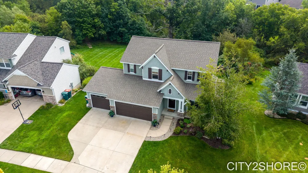 8560 Twin Lakes Drive Jenison, MI 49428