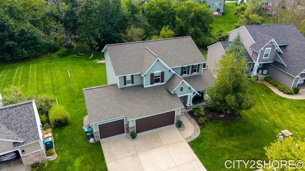 8560 Twin Lakes Drive Jenison, MI 49428