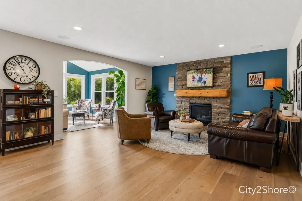 8560 Twin Lakes Drive Jenison, MI 49428