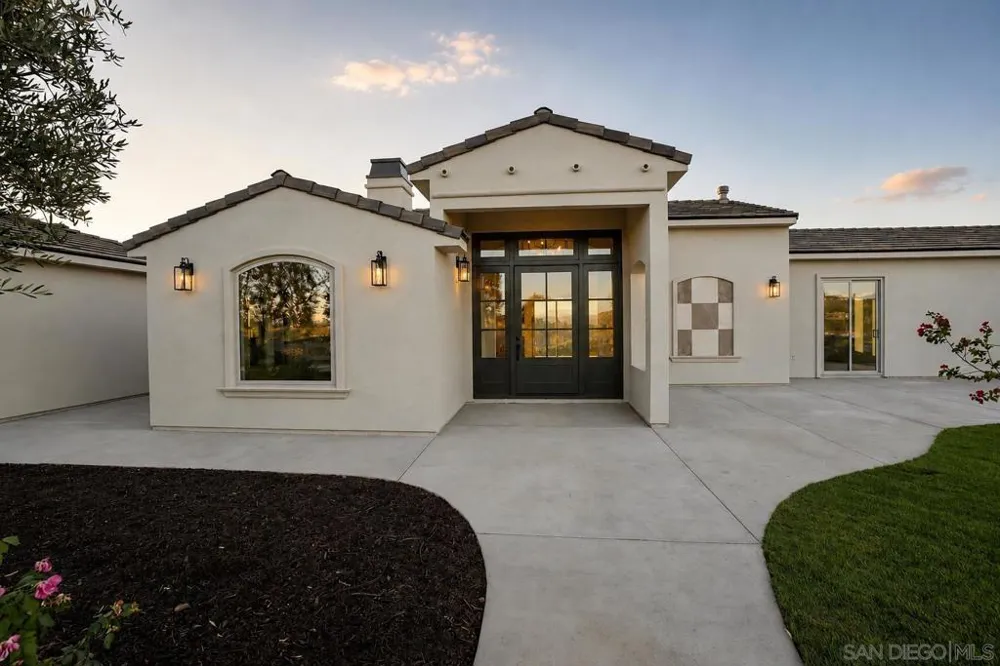 3240 Via Del Cielo Fallbrook, CA 92028