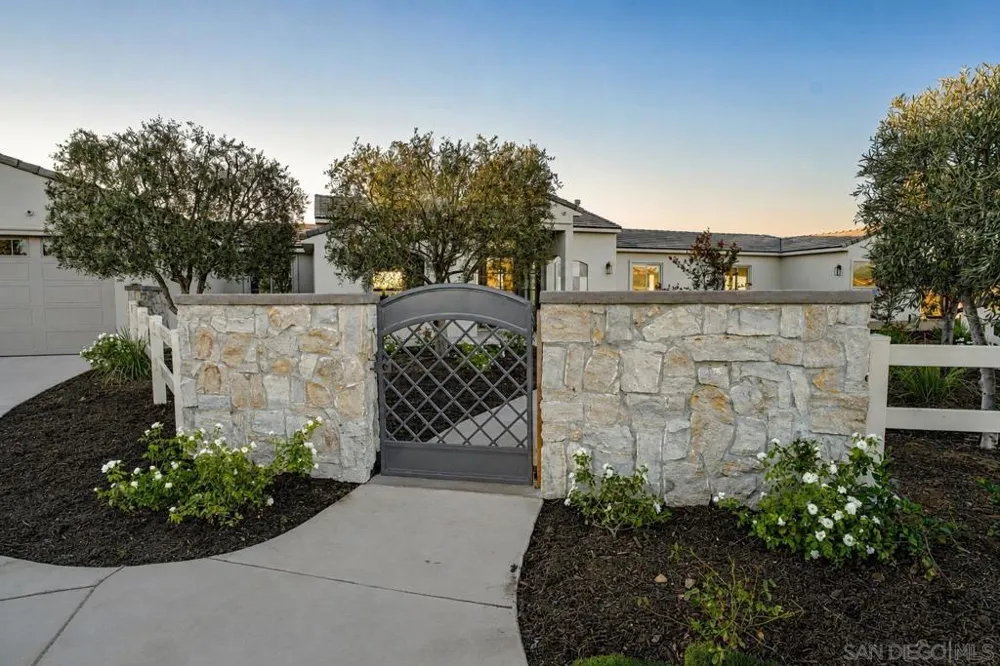 3240 Via Del Cielo Fallbrook, CA 92028