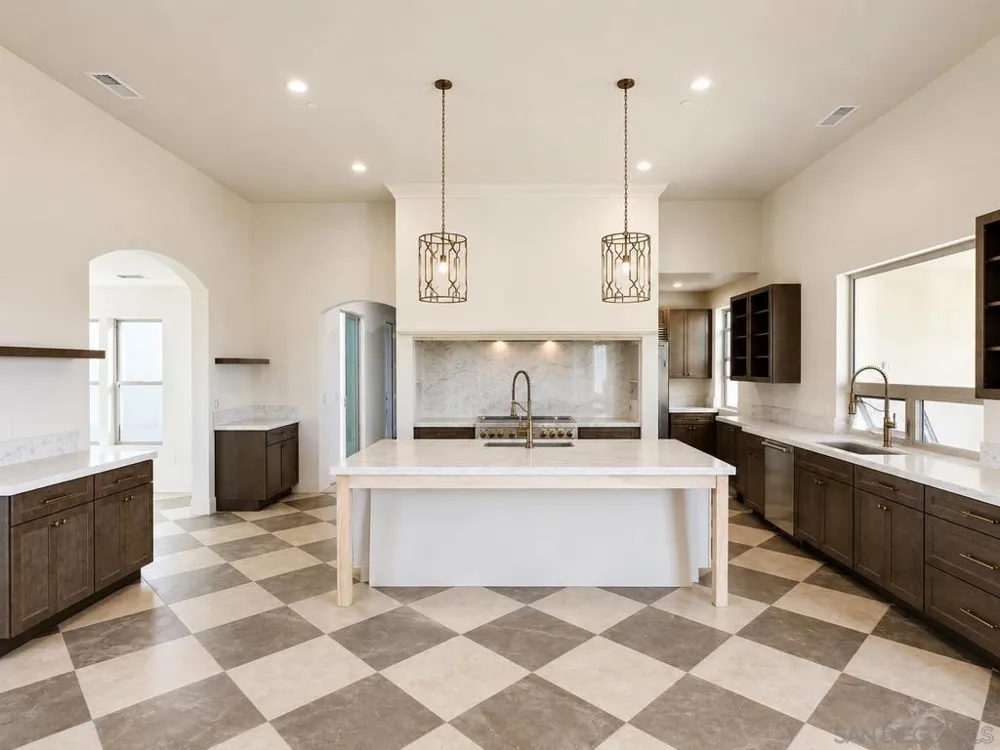 3240 Via Del Cielo Fallbrook, CA 92028