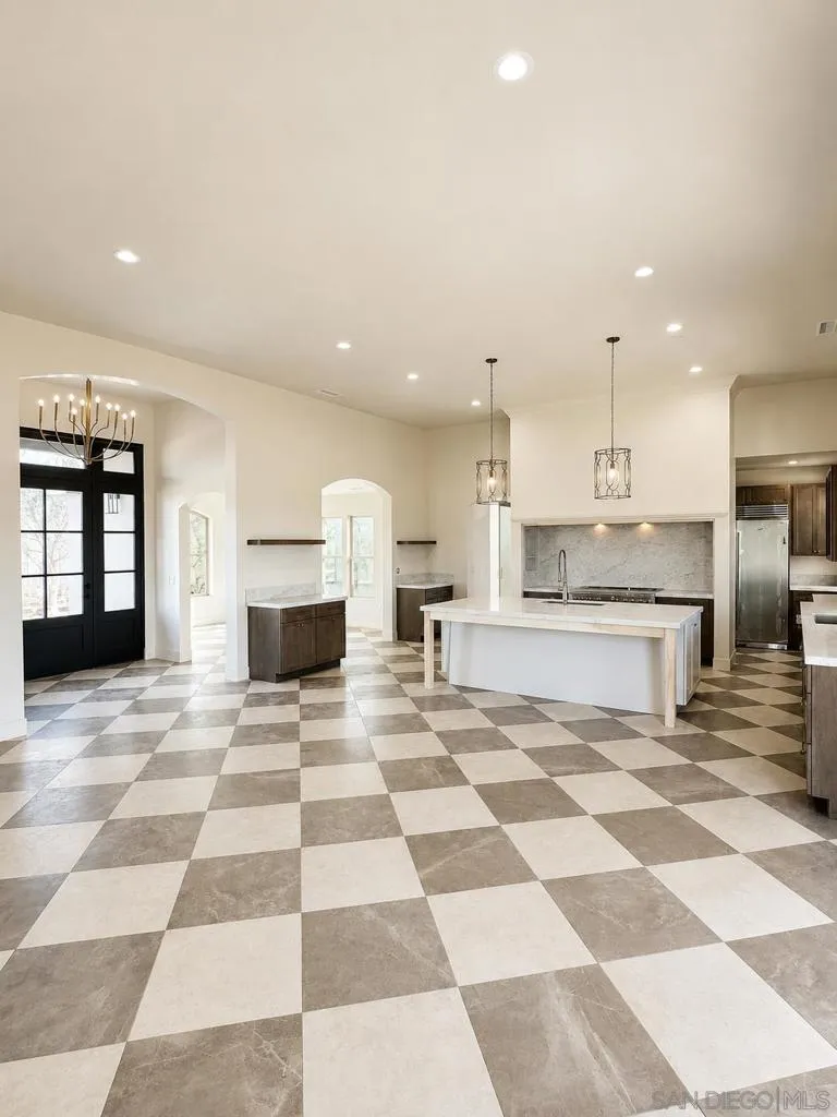 3240 Via Del Cielo Fallbrook, CA 92028