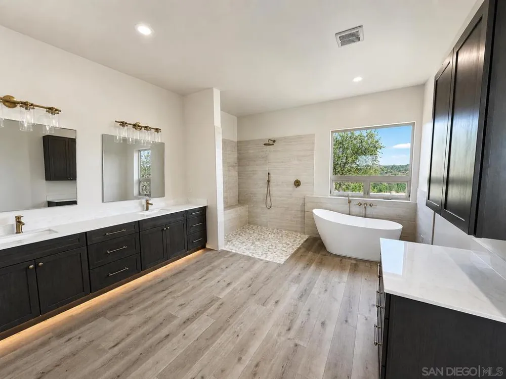 3240 Via Del Cielo Fallbrook, CA 92028