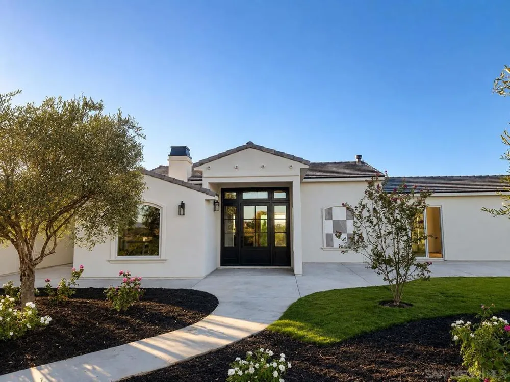 3240 Via Del Cielo Fallbrook, CA 92028