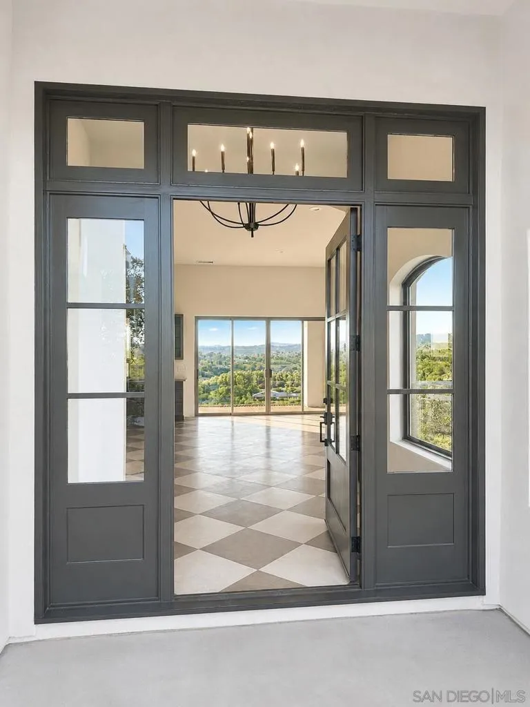 3240 Via Del Cielo Fallbrook, CA 92028