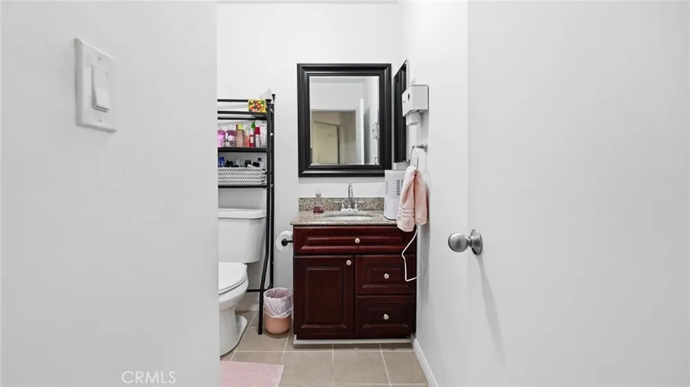 1239 W Rosecrans #4 Gardena, CA 90247