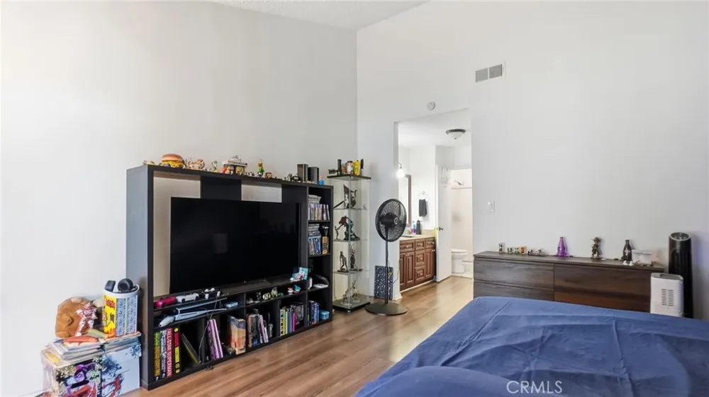 1239 W Rosecrans #4 Gardena, CA 90247