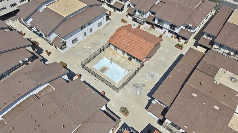 1239 W Rosecrans #4 Gardena, CA 90247