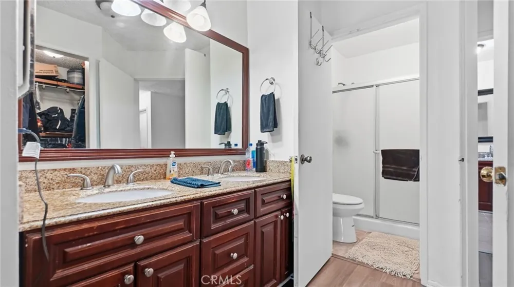 1239 W Rosecrans #4 Gardena, CA 90247