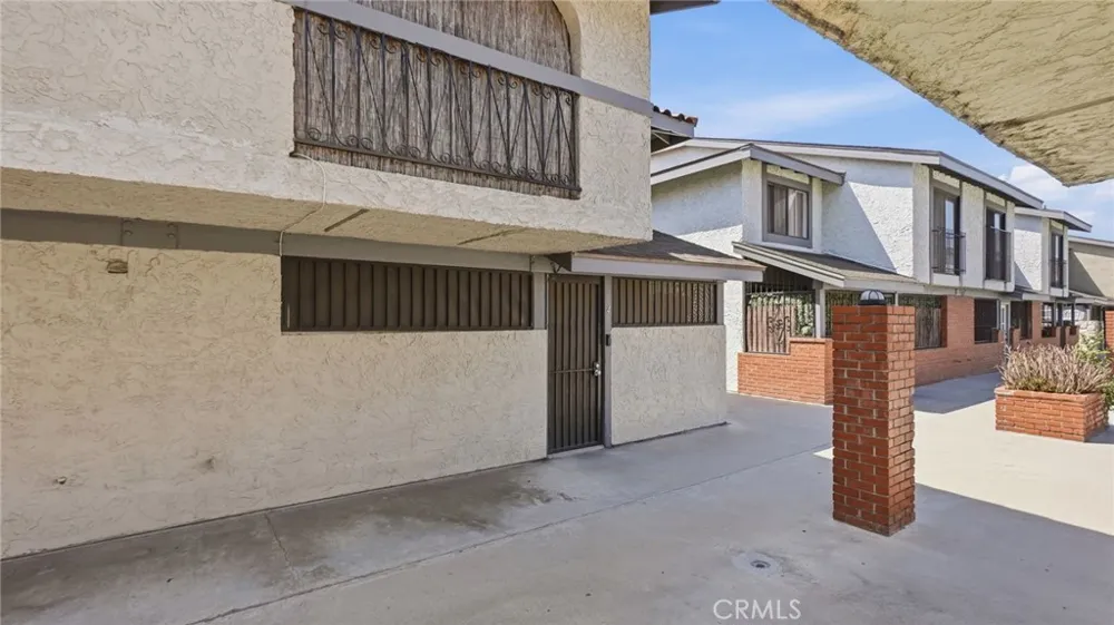 1239 W Rosecrans #4 Gardena, CA 90247