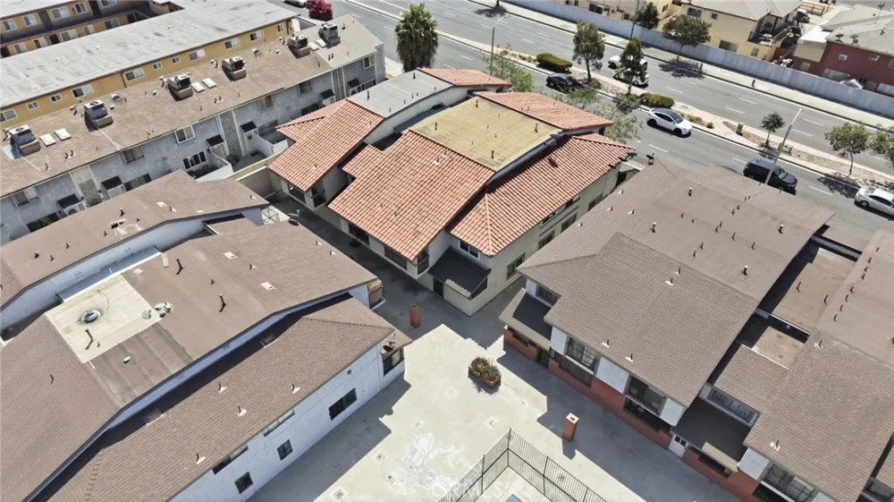 1239 W Rosecrans #4 Gardena, CA 90247