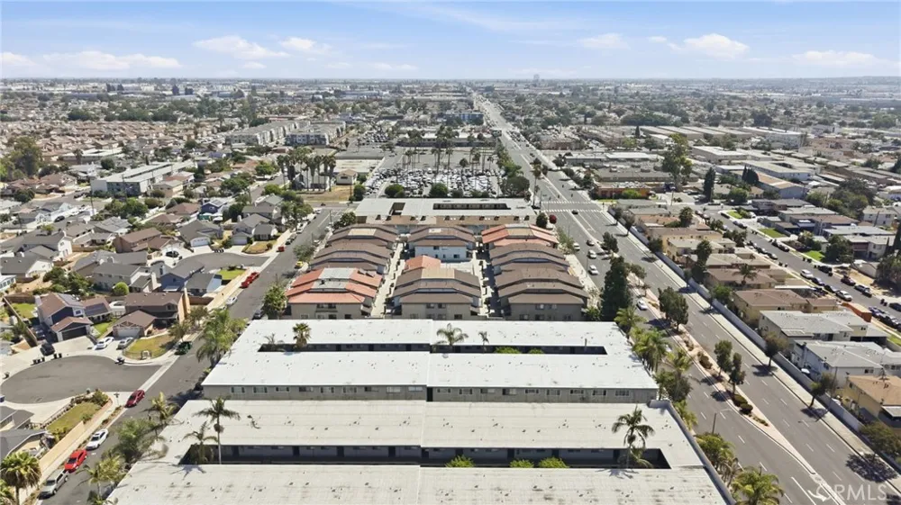 1239 W Rosecrans #4 Gardena, CA 90247
