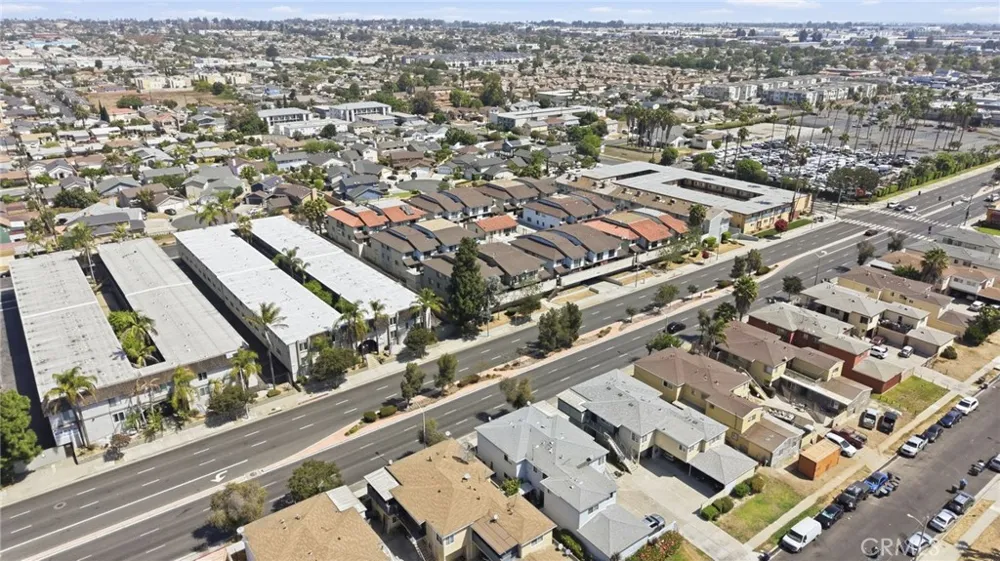 1239 W Rosecrans #4 Gardena, CA 90247