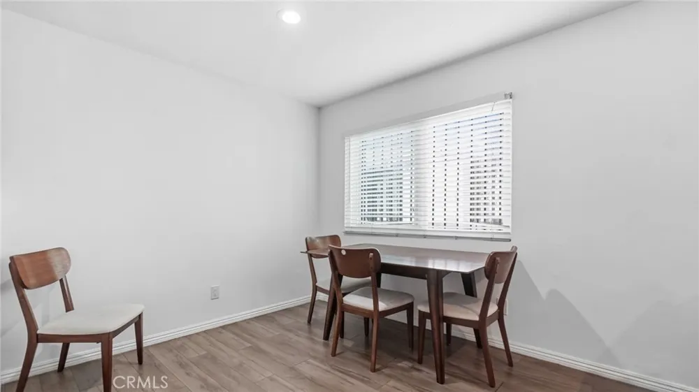 1239 W Rosecrans #4 Gardena, CA 90247