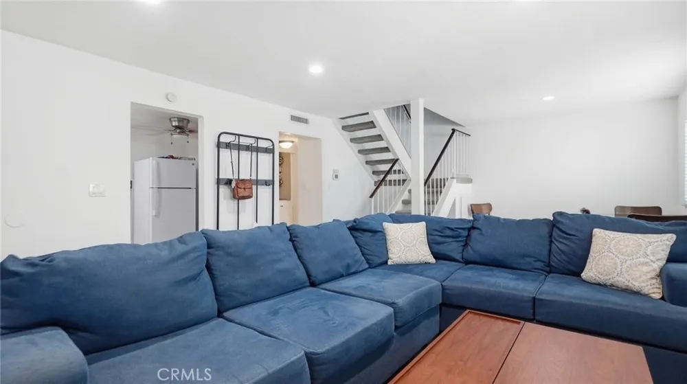 1239 W Rosecrans #4 Gardena, CA 90247
