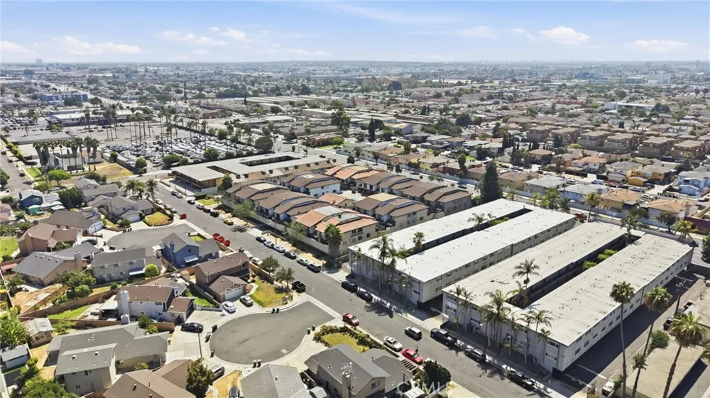 1239 W Rosecrans #4 Gardena, CA 90247