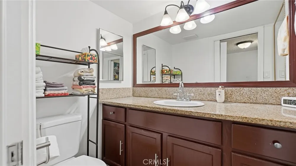 1239 W Rosecrans #4 Gardena, CA 90247
